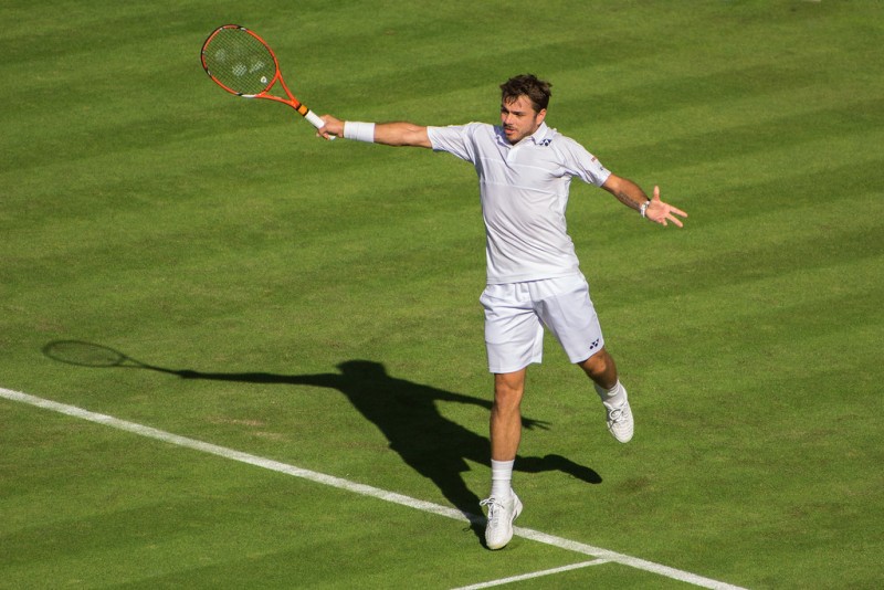 De gratie van de enkelhandige backhand